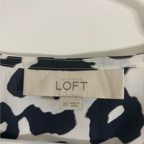 LOFT Black and White Animal Print Blouse size xs EUC VINTAGE - Picture 2 of 3